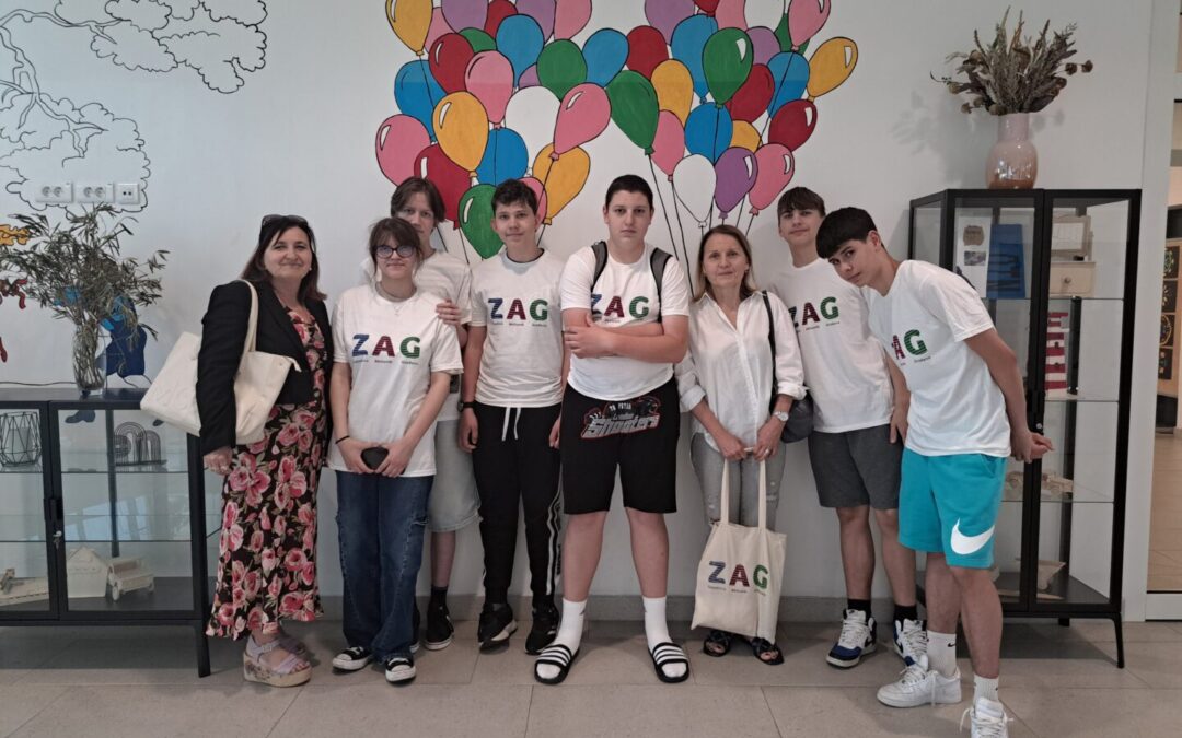ZAG-ovci na Smotri i školski kutak kojeg su uredili
